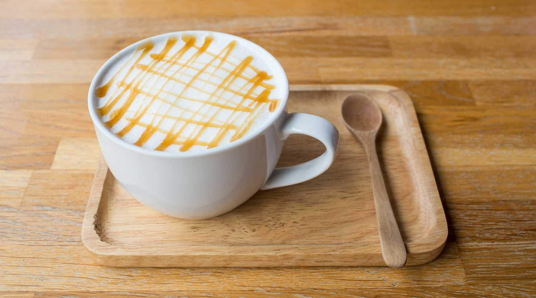 Cara Buat Caramel Macchiato di Rumah dengan Alat Seadanya